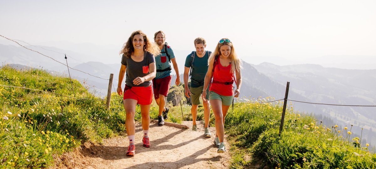 Wandern in den Bergen von Oberstaufen