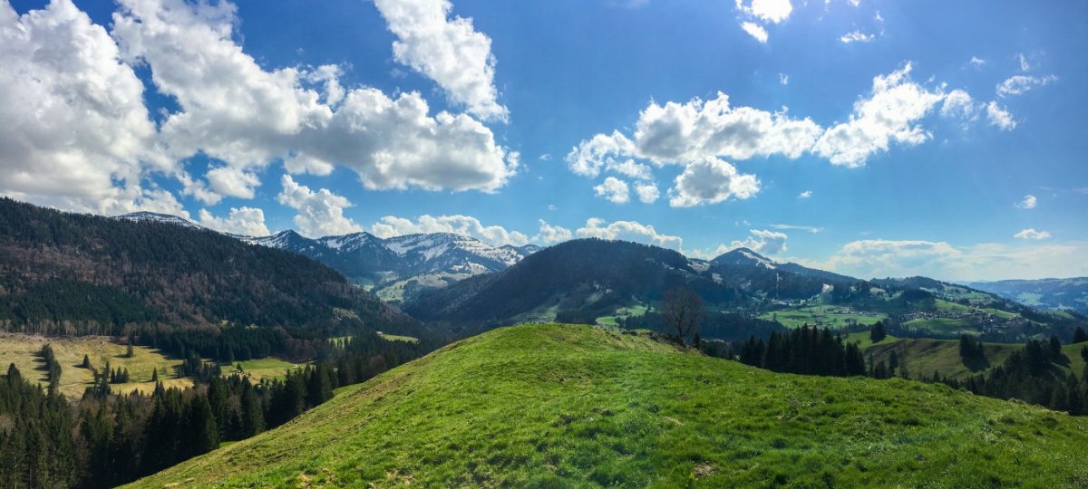 Ausblick auf Nagelfluhkette und Imberg