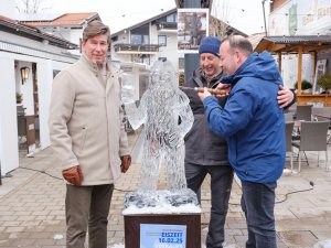 Eiszeit 2025 - Eiskünstler bei der Arbeit