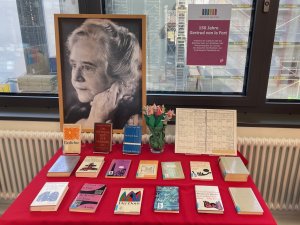 Büchertisch zum 150. Geburtstag von Gertrud von le Fort