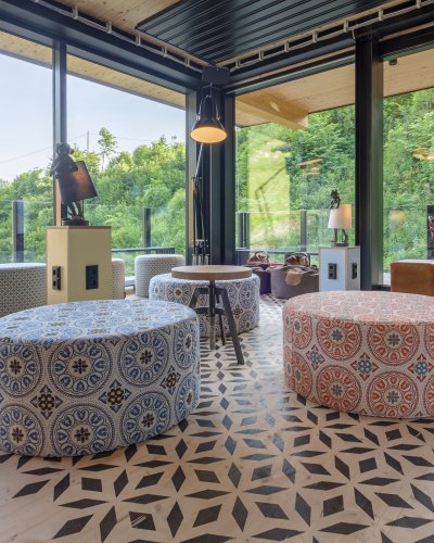 Die gemütlichen Lounge mit 280 ° Bergblick des Oberstdorf Hostel ist der ideale Ort zum Entspannen und Abend ausklingen lassen.