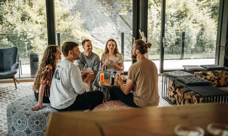 In der Bar gibt es genügend Platz für Dich und Deine Freunde.