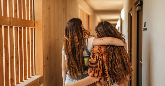Zeit mit besten Freunden genießen im Oberstdorf Hostel im Allgäu