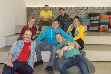 Alle beisammen - die Hostel-Crew Das Team des Oberstdorf Hostel freut sich darauf Dir einen wunderschönen Aktivurlaub im Allgäu bieten zu können.