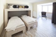 Geräumiges Dreibettzimmer im Oberstdorf Hostel Die geräumigen Zimmer im Oberstdorf Hostel bieten Dir und Deinen Urlaubs-Freunden jede Menge Platz :)