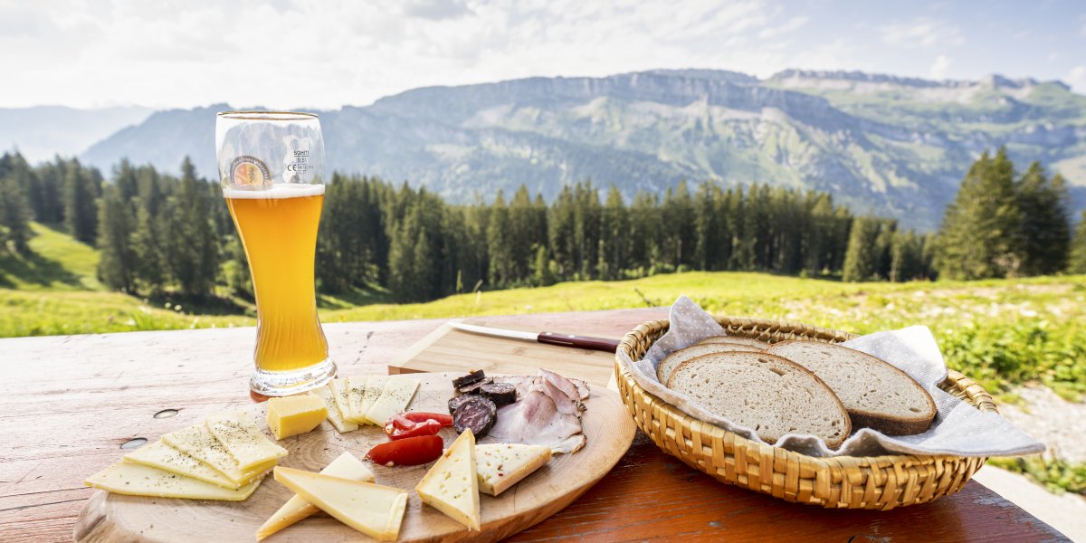 Brotzeit auf der Piesenalpe