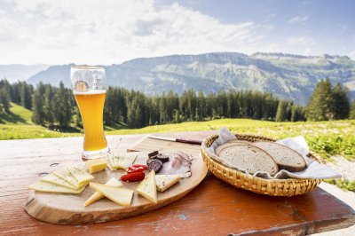 Brotzeit auf der Piesenalpe