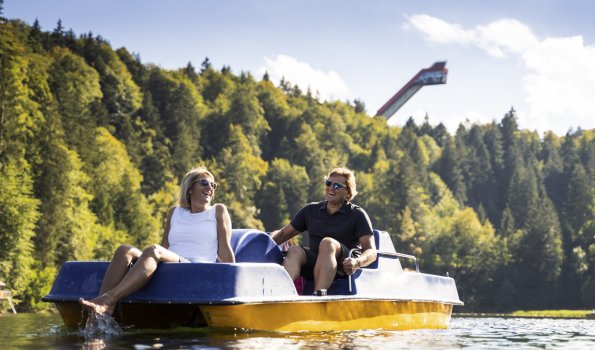 Zu zweit auf dem Tretboot