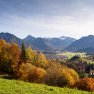 Blick vom herbstlichen Tiefenbach nach Oberstdorf.