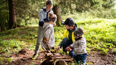 Familienausflug in den Wald