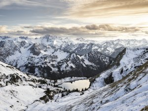 Der Seealpsee in weiß