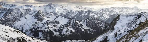 Der Seealpsee in weiß