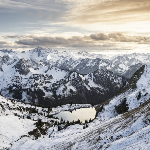 Der Seealpsee in weiß