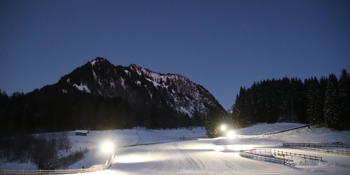 Flutlicht am Egli-Hügel