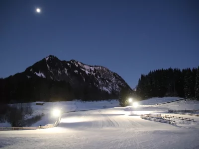 Flutlicht am Egli-Hügel