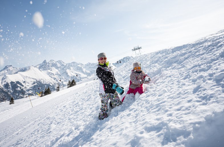 Schneeballschlacht am Fellhorn