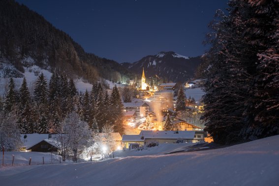 Tiefenbach bei Nacht