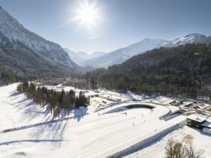 Sonne über dem Nordic Zentrum Oberstdorf