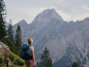 Den Blick auf die Höfats gerichtet