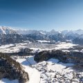 Oberstdorf eingebettet in den weißen Alpen