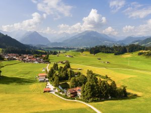 Drohnenaufnahme vom Moorbad Reichenbach