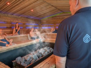 Aufguss in der Alpensauna