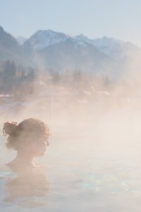 Infinity-Pool mit Bergblick