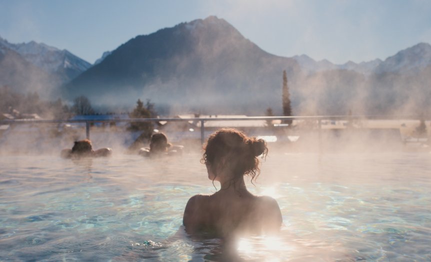 Bergblick aus dem Infinity-Pool