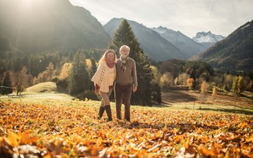 Spaziergang durch das Laub