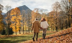 Spaziergang durch das Laub