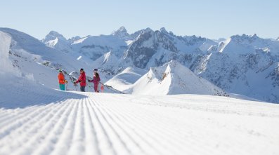 Skitag auf frisch gewalzten Pisten