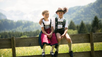 Kinder in Tracht