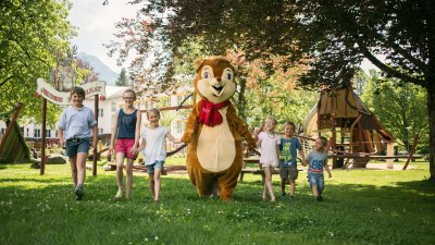 Mit Nordi auf dem Spielplatz