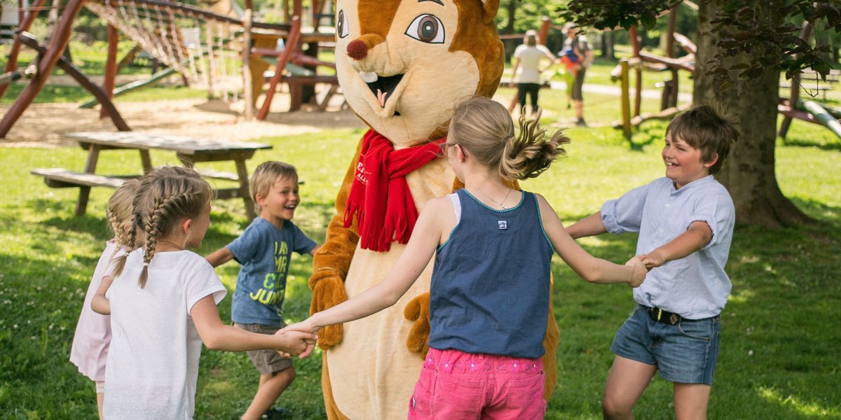 Mit Nordi auf dem Spielplatz