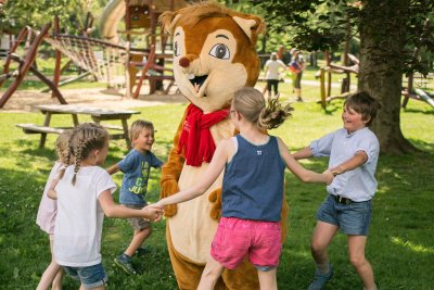 Mit Nordi auf dem Spielplatz