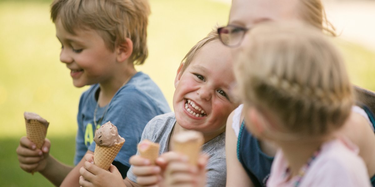 Eis essen im Kurpark