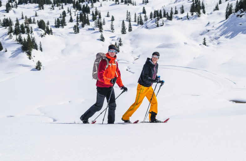 Zu zweit beim Schneeschuhwandern