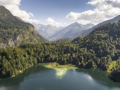 Freibergsee und Stillachtal - mit Blick auf die Skiflugschanze