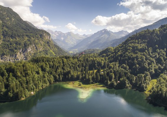 Freibergsee und Stillachtal - mit Blick auf die Skiflugschanze