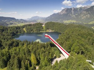 Schanze und See - Panoramablick auf Oberstdorf