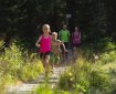 Familienwanderung in der Natur