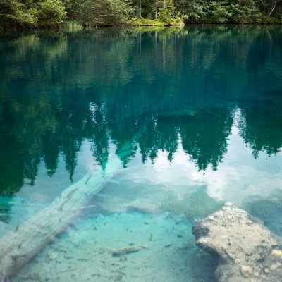 tiefblauer Christlessee