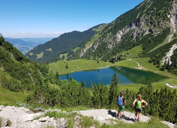 Gaisalpsee mit Personen