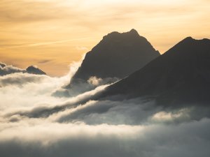 Berge im Wolkenmeer