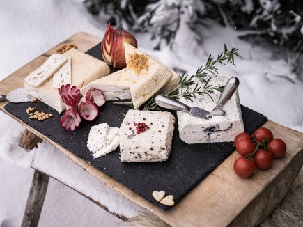 Brotzeit im Schnee