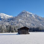 Verschneite Felder um Oberstdorf
