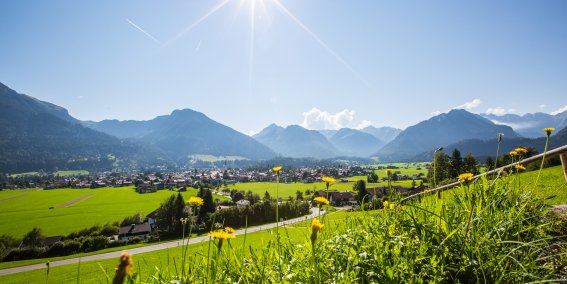 erwartet Sie schon beim Erreichen von Oberstdorf. Jetzt kann Ihr Wanderurlaub in der südlichsten Gemeinde Deutschlands mitten in den Allgäuer Alpen beginnen.