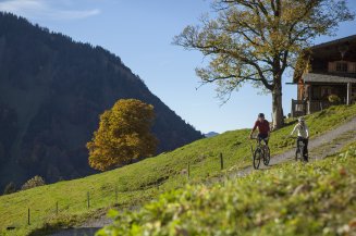 Ob anspruchsvoll auf die Berge oder gemütlich in eines der Oberstdorfer Täler. Die Auswahl an Fahrradtouren im Allgäu ist groß.