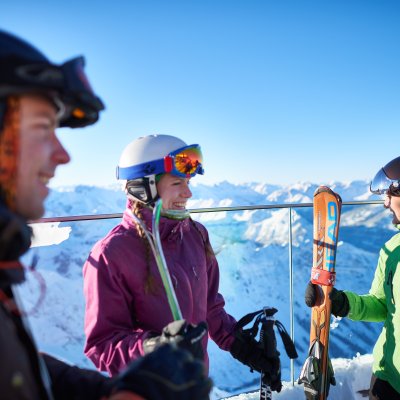 Das Nebelhorn zählt zu Deutschlands größten Skigebiet. Menschen aus aller Welt finden hier einen Skiurlaub der besonderen Art.