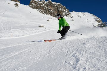 Schnell, schneller, Skifahren im Allgäu In dem alpinen Terrain der Allgäuer Berge kommen Hobbyrennfahrer voll auf ihre Kosten. Für die gemütlichen Fahrer ist in Deutschlands größten Skigebiet natürlich ebenfalls gesorgt.